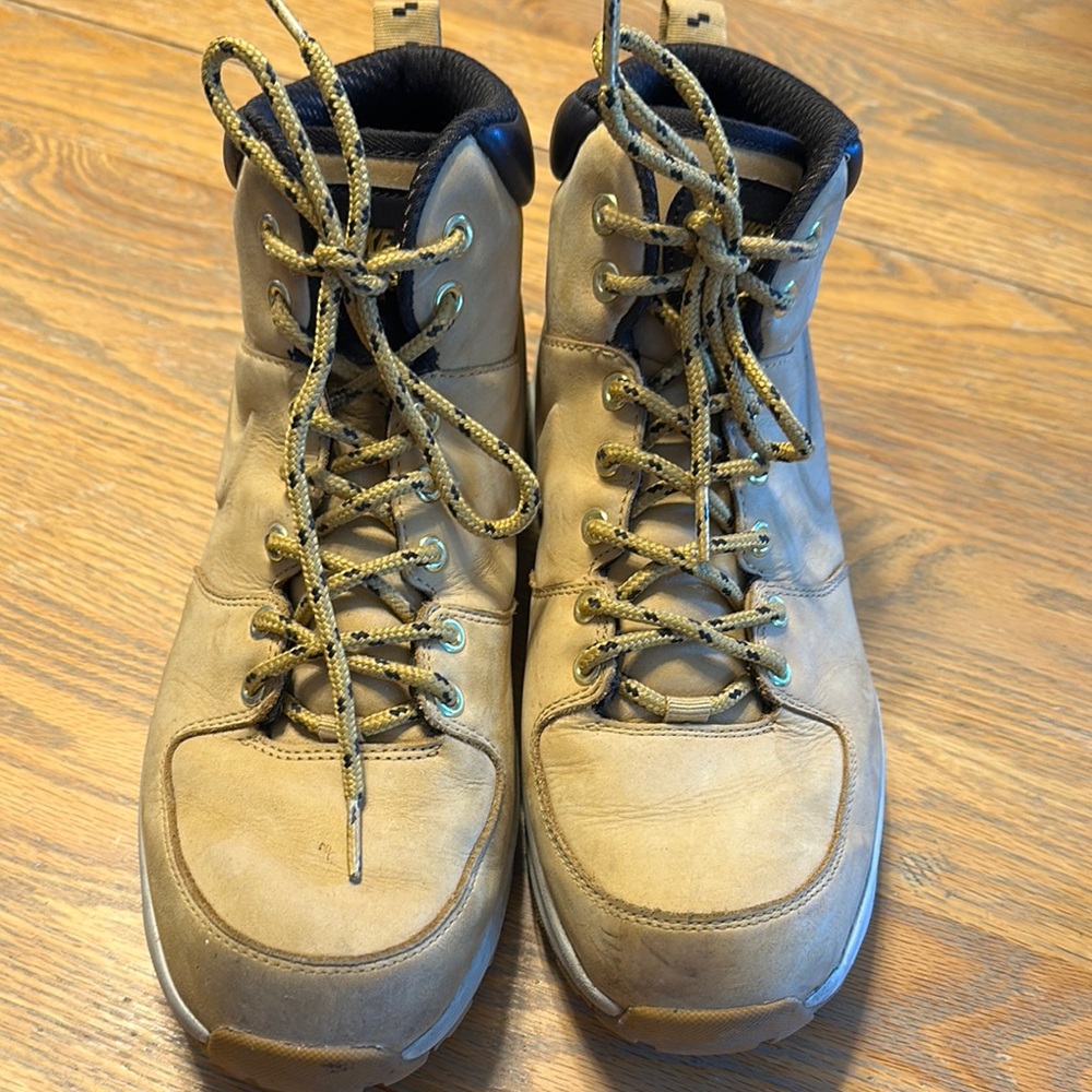 Nike Men's Manoa Leather Boots Size